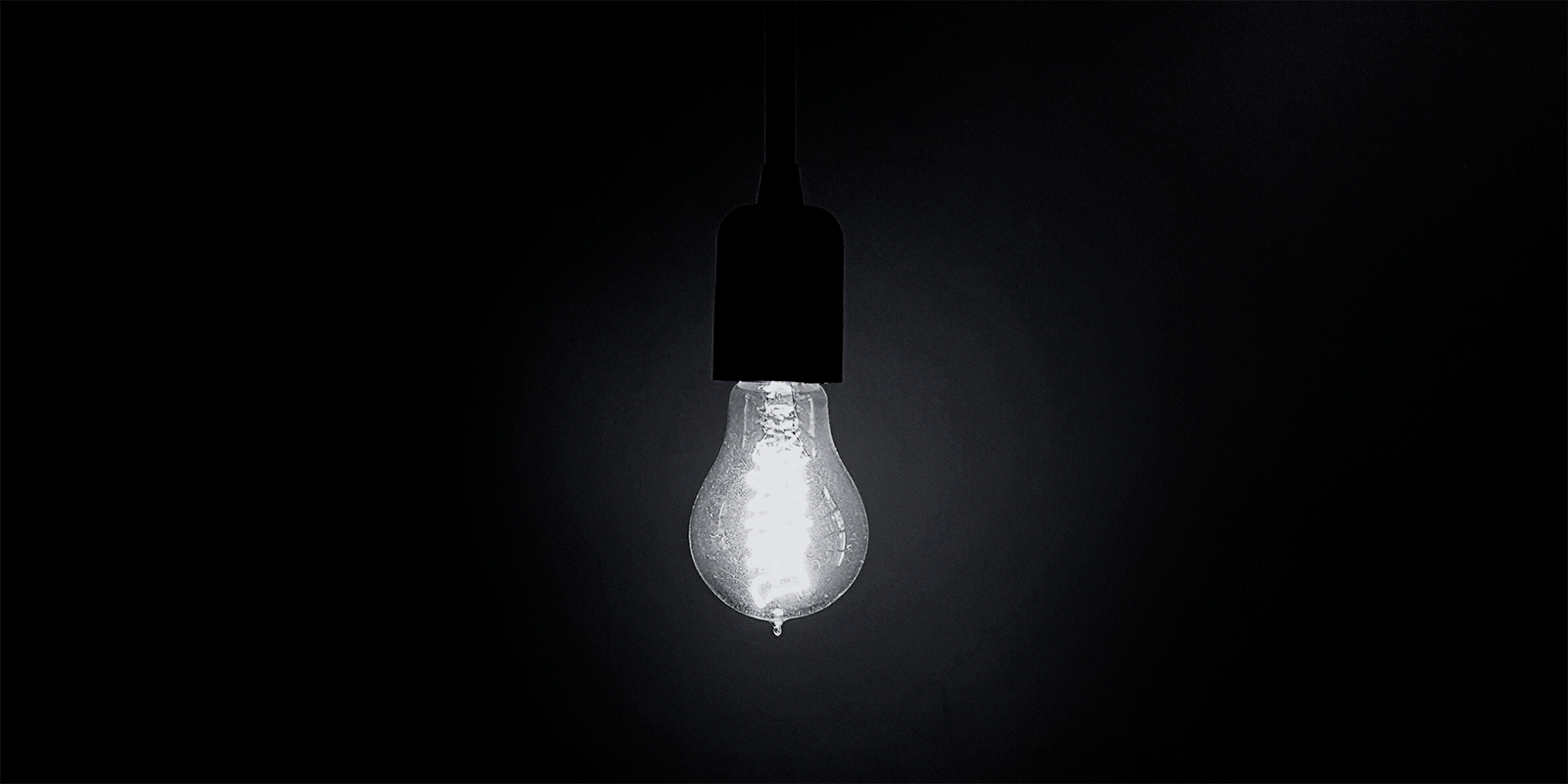 Foto de uma lampada em preto e branco